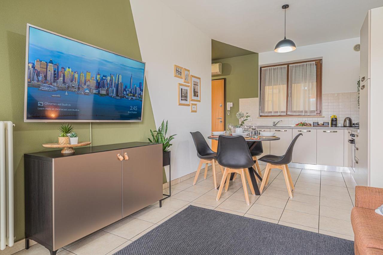 Hygge Family Apartment - One Step Away From The Lake!!! ซีร์มิโอเน ภายนอก รูปภาพ