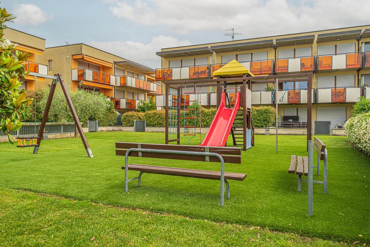 Hygge Family Apartment - One Step Away From The Lake!!! ซีร์มิโอเน ภายนอก รูปภาพ