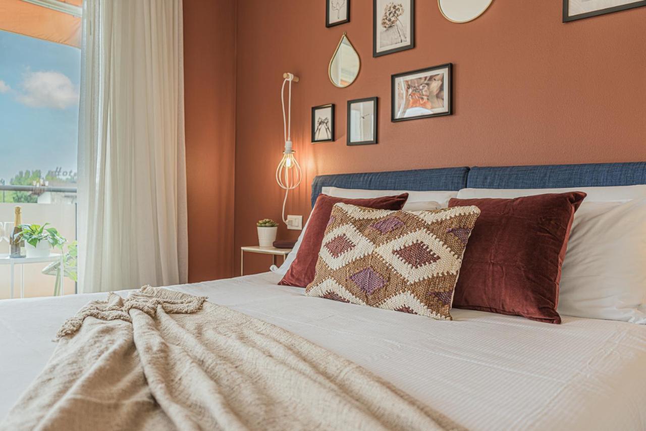 Hygge Family Apartment - One Step Away From The Lake!!! ซีร์มิโอเน ภายนอก รูปภาพ