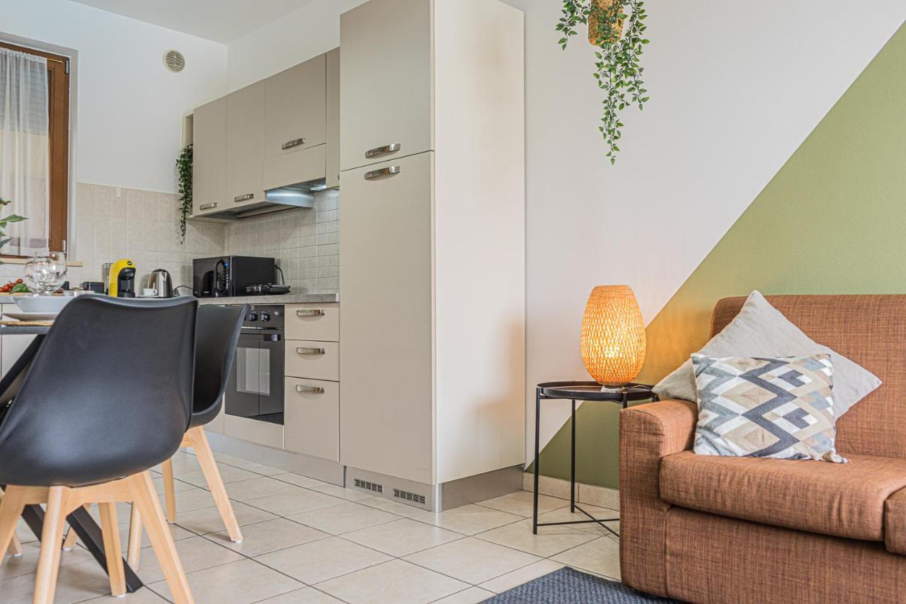 Hygge Family Apartment - One Step Away From The Lake!!! ซีร์มิโอเน ภายนอก รูปภาพ