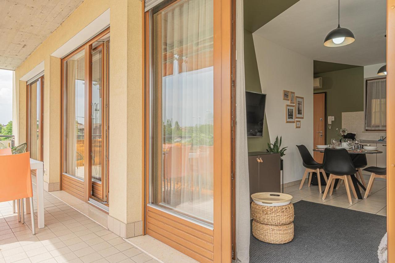 Hygge Family Apartment - One Step Away From The Lake!!! ซีร์มิโอเน ภายนอก รูปภาพ
